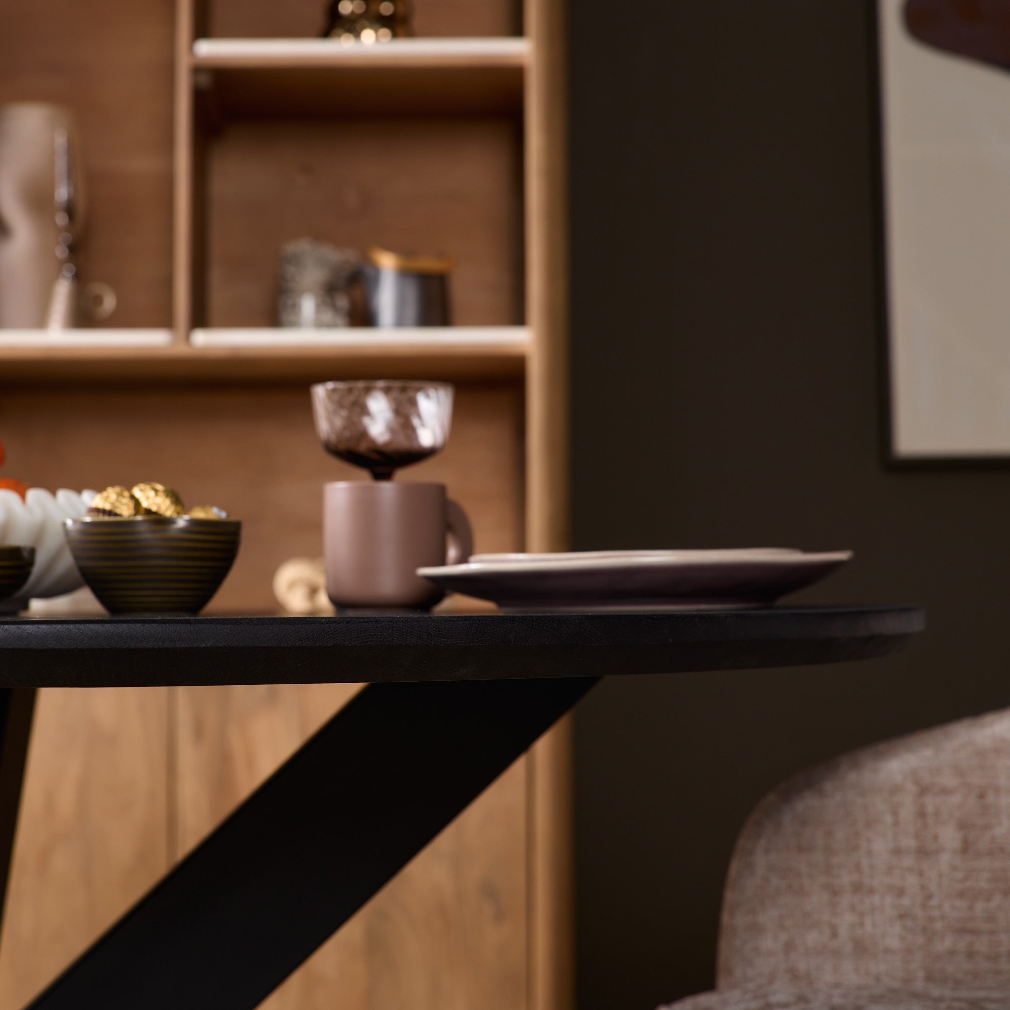 Eiken eettafel Ferris | Rond 130 cm | Zwart