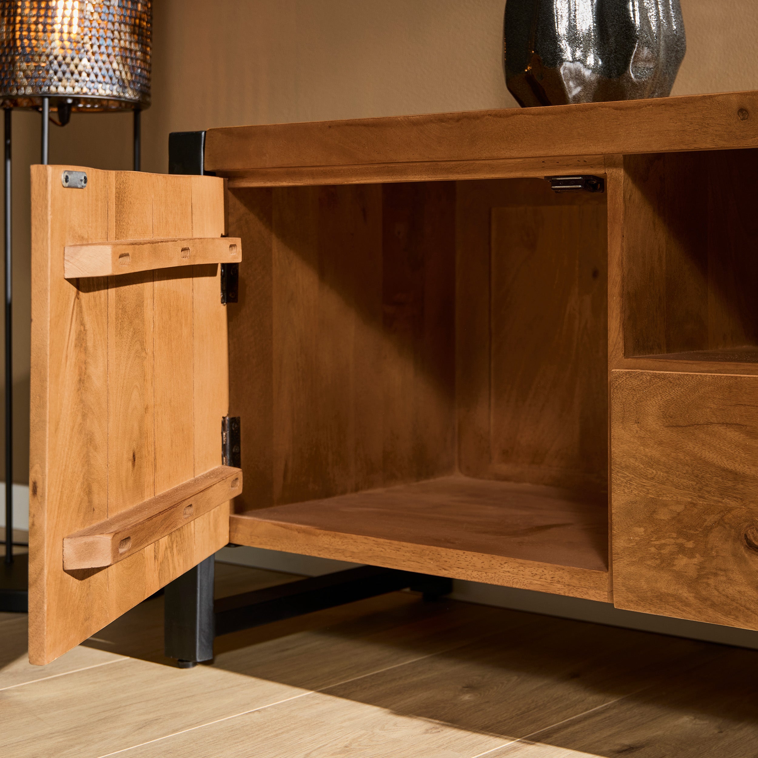 Tv meubel Boaz 200 cm | Twee deuren en twee lades