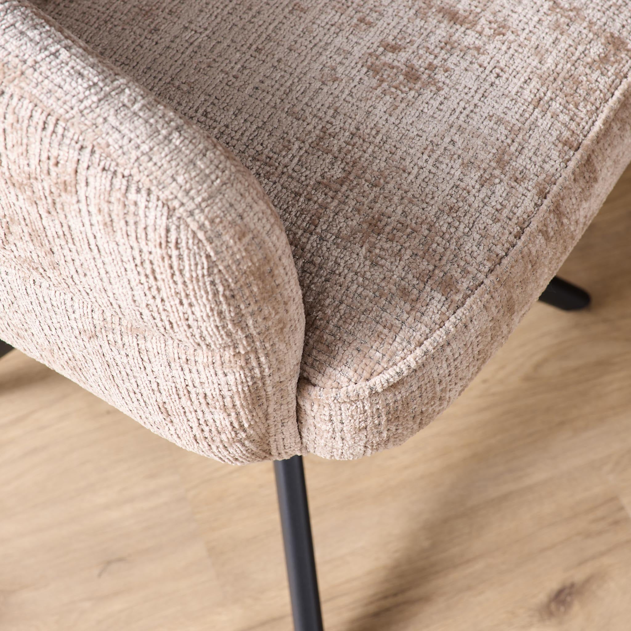 Draaibare eetkamerstoel Bella Beige Poot Zwart
